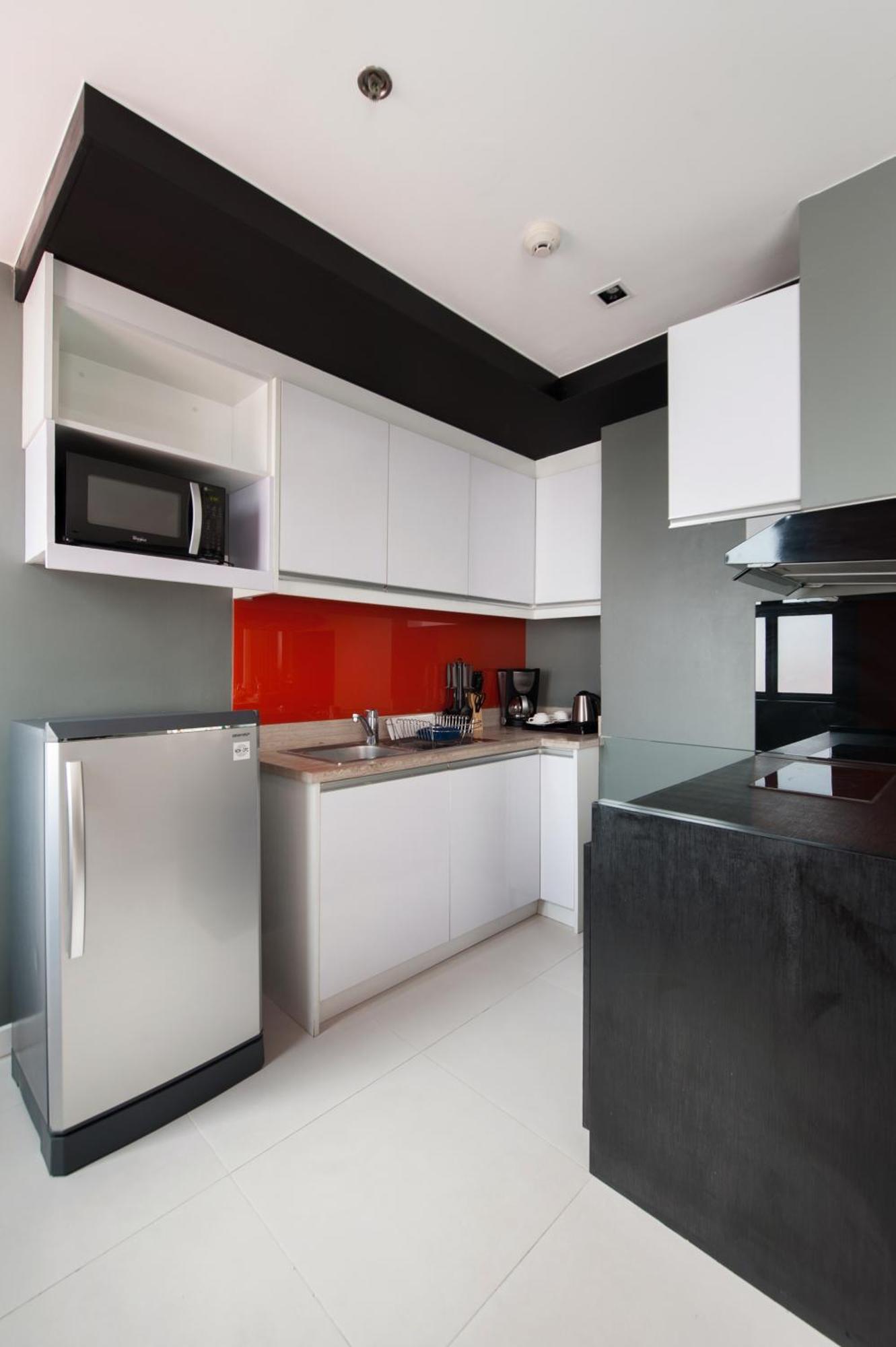 Kl Serviced Residences Managed By Hii Makati City Exterior photo